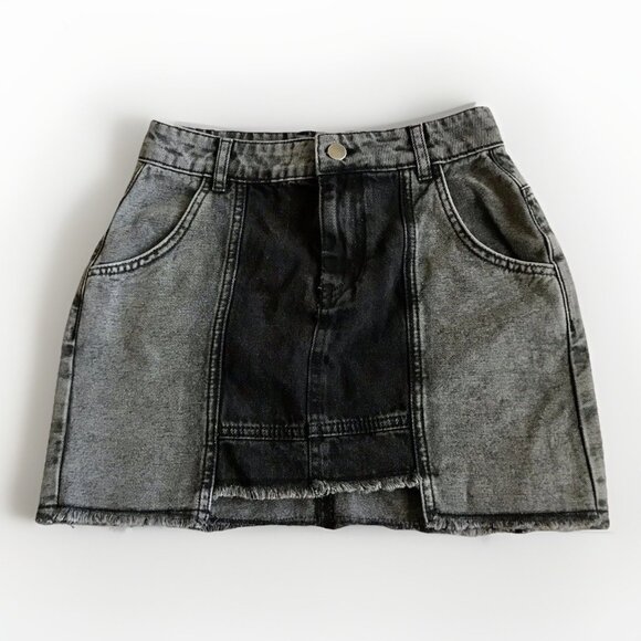 Prettylittlething Y2K Fashion Two-toned Dark Wash Denim Jean Mini Skirt Size 0 - Picture 1 of 5